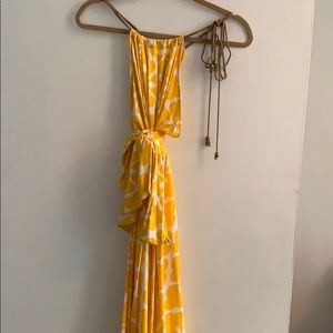 DVF yellow and white size 10 flowly summer dress